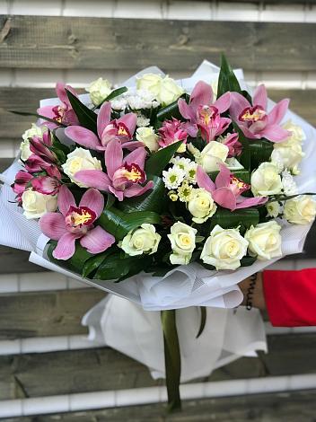 Букет цветов из: Розы и Хризантемы в Ракитном
