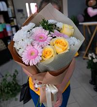 Букет цветов из:  Герберы, Розы и Хризантемы в Ракитном