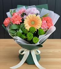 Букет цветов из:  Гвоздики, Розы, Герберы и Хризантемы в Ракитном