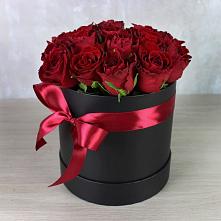 Цветочная композиция из Розы в шляпной коробке в Ракитном